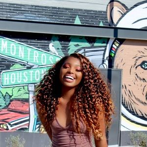 Meet your Posher, Leslie